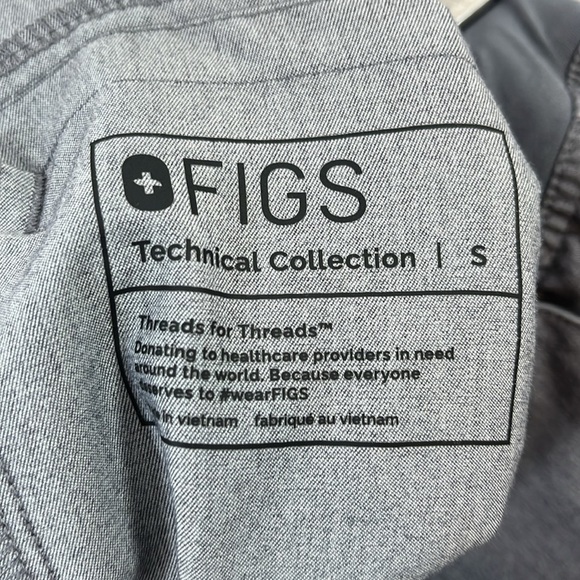 FIGS Axim Cargo Pant Graphite Grey size Small Medical Scrubs - Picture 4 of 9